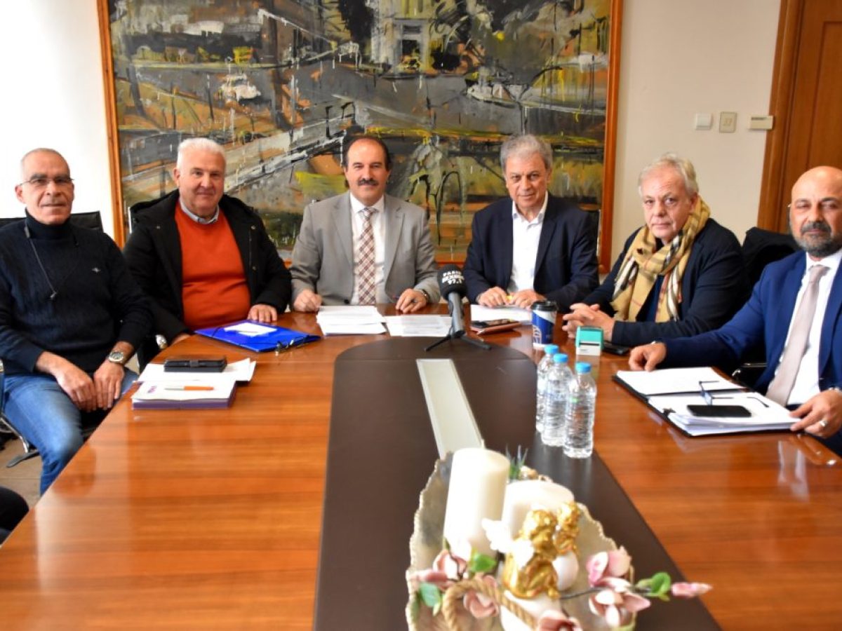 Υπεγράφη από τον Περιφερειάρχη Δυτικής Μακεδονίας Γιώργο Αμανατίδη Σύμβαση για την Υλοποίηση τού έργου «Κτιριακές Εγκαταστάσεις και Διαμορφώσεις Χώρου Ανέγερσης Εγκαταστάσεων Εξυπηρέτησης Ελληνικού Τμήματος Συνοριακής Διέλευσης στον Οικισμό Λαιμού Δήμου Πρεσπών»