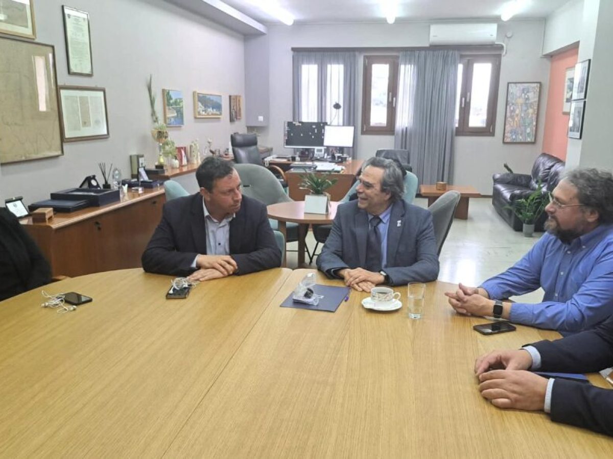 Υπογραφή Μνημονίου Συνεργασίας Δήμου Αγίου Νικολάου – Πολυτεχνείου Κρήτης για την αξιοποίηση της Τεχνητής Νοημοσύνης