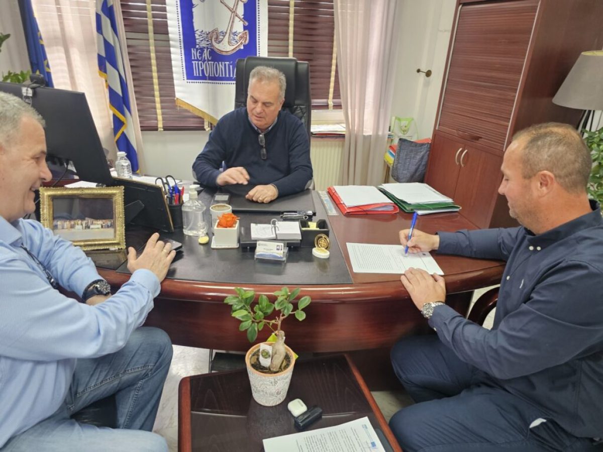 Υπογραφή σύμβασης για το έργο αντιμετώπισης της διάβρωσης της ακτής στον παραλιακό δρόμο Ν. Τρίγλιας – Ν. Πλαγίων