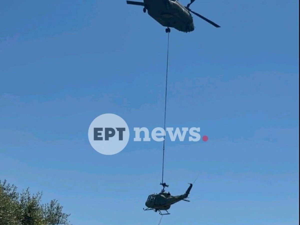 Ηράκλειο: Chinook ανέσυρε το Agusta Bell από το ελαιώνα – Είχε κάνει αναγκαστική προσγείωση λόγω βλάβης