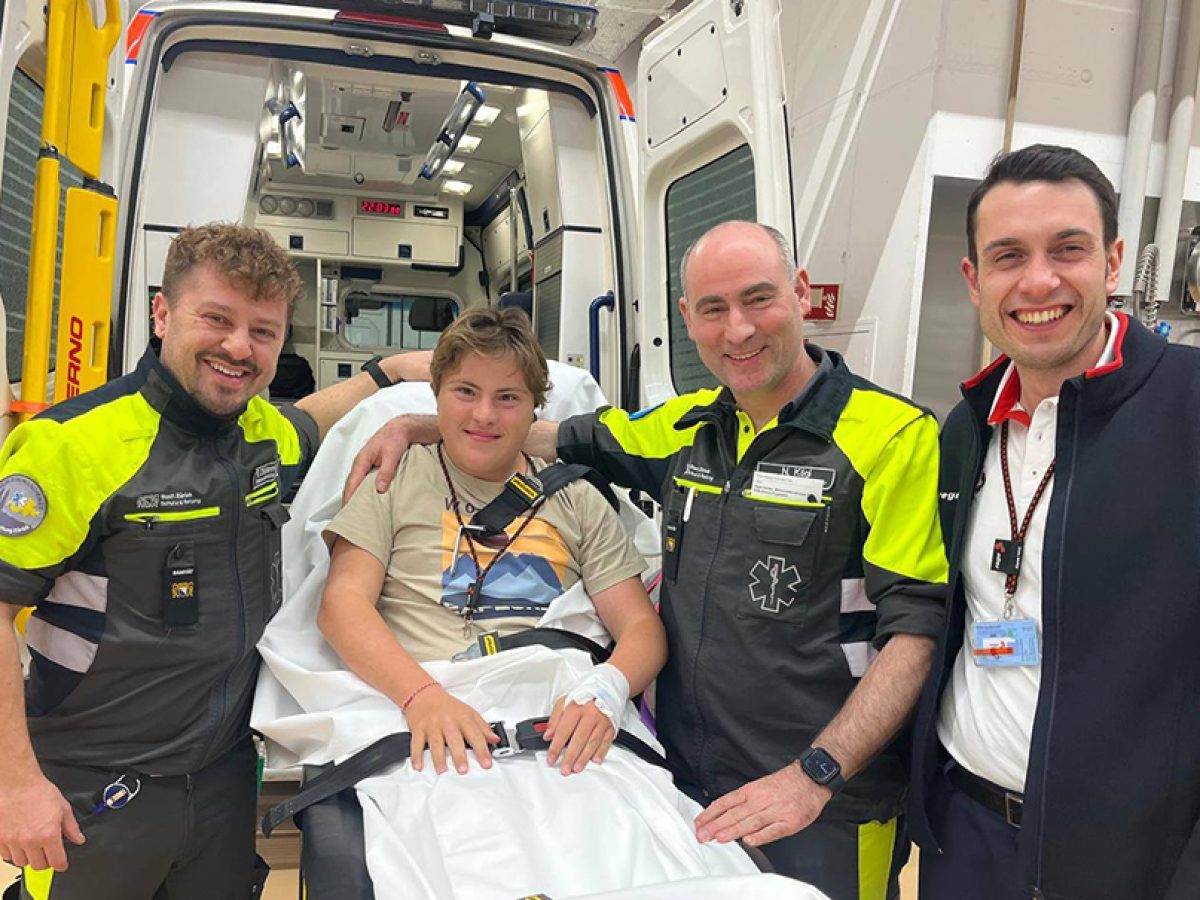 «Ηθελα να παραιτηθώ»: Tι λέει γιατρός που έσωσε τον 14χρονο Ελβετό στους Λειψούς