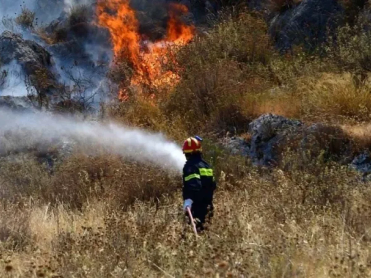 Καύση χωρίς μέτρα έφερε “καμπάνα” 750€ στην Κέρκυρα