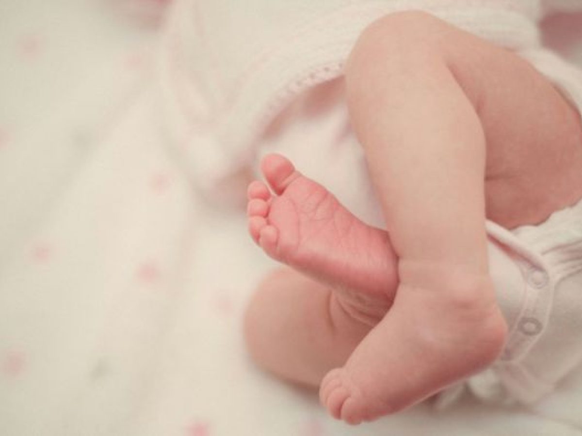 Κακοποίηση βρέφους στον Πύργο | Το βασάνιζαν από τον Φεβρουάριο – 40 τραύματα και σβησμένα τσιγάρα