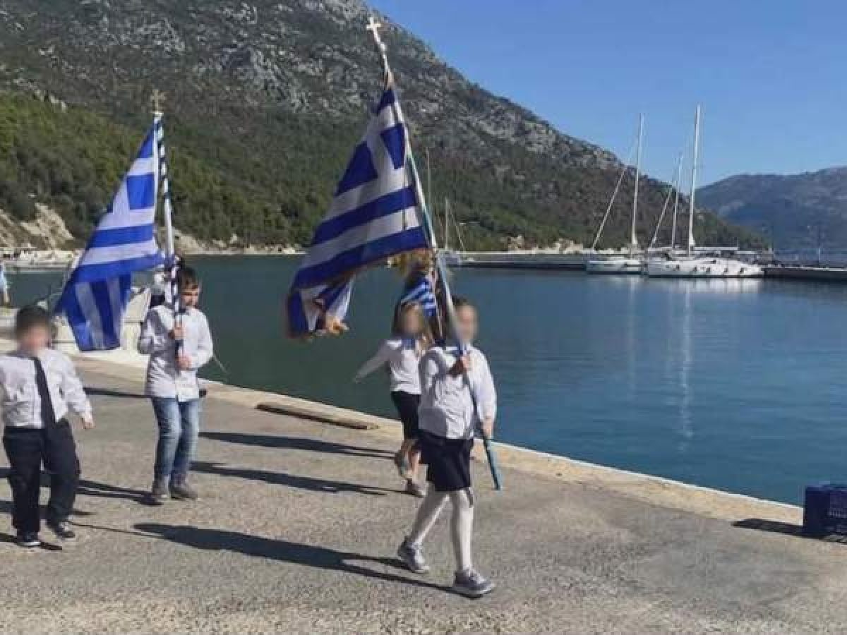 Κάλαμος, Καστός – Οι μοναχικοί «σημαιοφόροι» του Ιονίου
