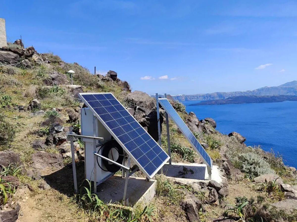 «Καλωδιώνονται» Σαντορίνη και Θηρασιά για την έγκαιρη ανίχνευση σεισμικής δραστηριότητας (Φωτος)