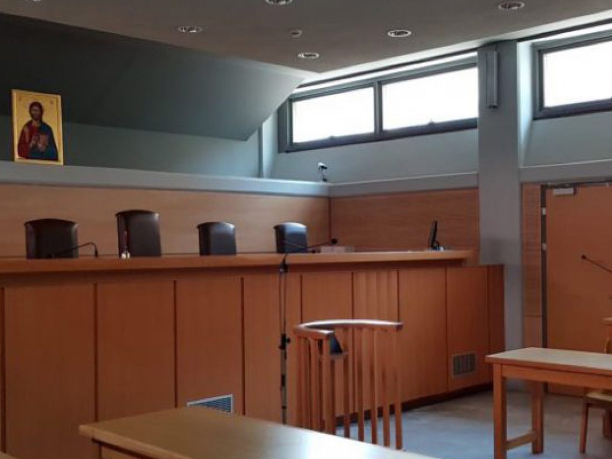 Καταδικάστηκε σε 3 χρόνια φυλάκιση ο 33χρονος Τρικαλινός που κυνήγησε τον κουνιάδο του με καραμπίνα