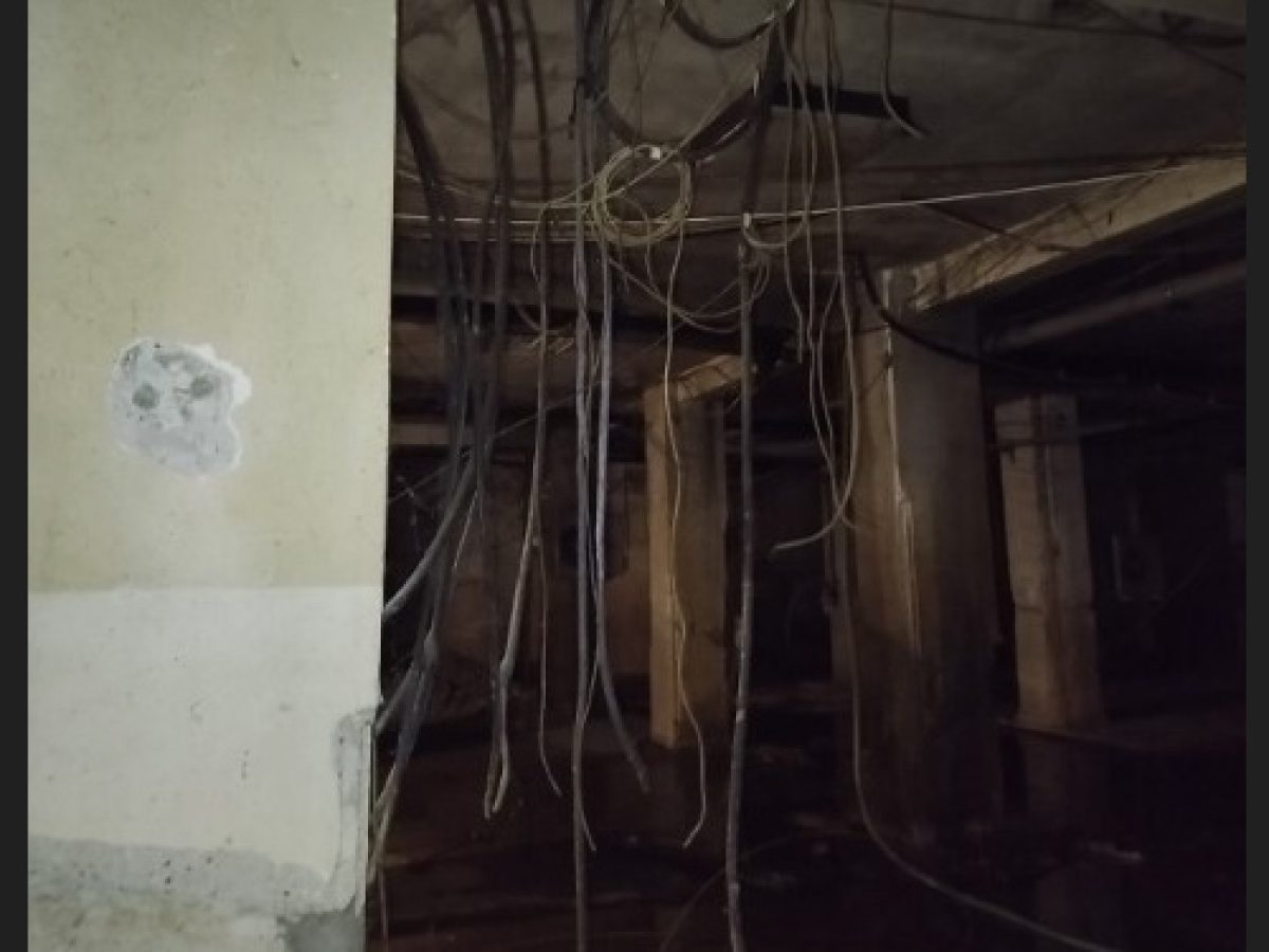 Καταγγελία για την κατάσταση του υπογείου της Νομαρχίας