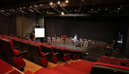 kavala-theatro-&Alpha;ntigoni-valakou-parousiazete-3