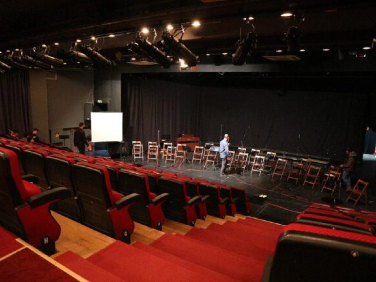 Καβάλα- Θέατρο “Αντιγόνη Βαλάκου”: Παρουσιάζεται η αστυνομική κωμωδία “Black Out”  από το  «Θεατρικό Καφενείο»