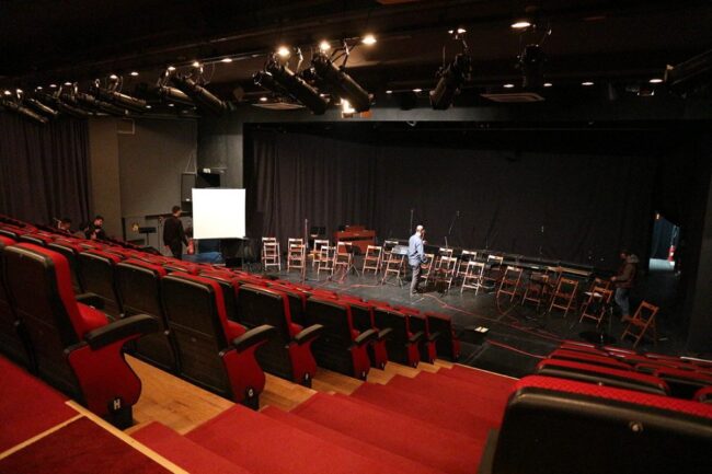 kavala-theatro-Αntigoni-valakou-parousiazete-3