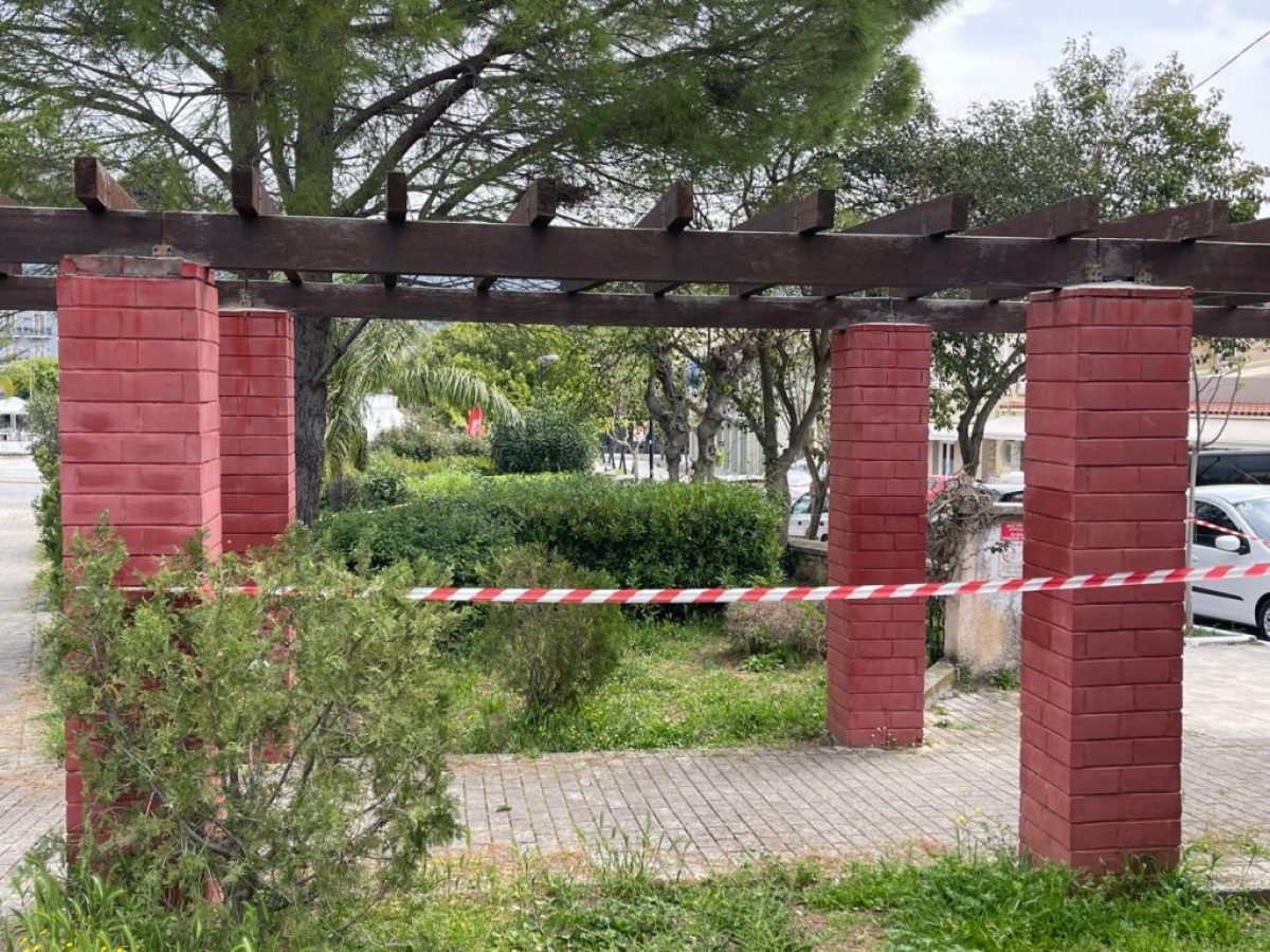 &Kappa;&epsilon;&phi;&alpha;&lambda;&omicron;&nu;&iota;ά: &Alpha;&pi;ό &alpha;&nu;&alpha;&kappa;&omicron;&pi;ή &mu;&epsilon;&tau;ά &alpha;&pi;ό &kappa;&omicron;&kappa;&alpha;ΐ&nu;&eta; &omicron; &theta;ά&nu;&alpha;&tau;&omicron;&sigmaf; &tau;&eta;&sigmaf; 19&chi;&rho;&omicron;&nu;&eta;&sigmaf; &Mu;&upsilon;&rho;&tau;&omicron;ύ&sigmaf;