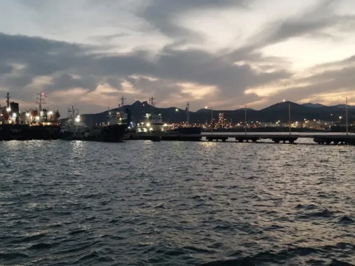 &Kappa;&alpha;&iota;&rho;ό&sigmaf;: &Alpha;&phi;&rho;&iota;&kappa;&alpha;&nu;&iota;&kappa;ή &sigma;&kappa;ό&nu;&eta;, &nu;&epsilon;&phi;ώ&sigma;&epsilon;&iota;&sigmaf; &kappa;&alpha;&iota; &tau;&omicron;&pi;&iota;&kappa;έ&sigmaf; &lambda;&alpha;&sigma;&pi;&omicron;&beta;&rho;&omicron;&chi;έ&sigmaf; &sigma;&tau;&eta; &Delta;&upsilon;&tau;&iota;&kappa;ή &Alpha;&tau;&tau;&iota;&kappa;ή &tau;&eta;&nu; &Pi;&alpha;&rho;&alpha;&sigma;&kappa;&epsilon;&upsilon;ή
