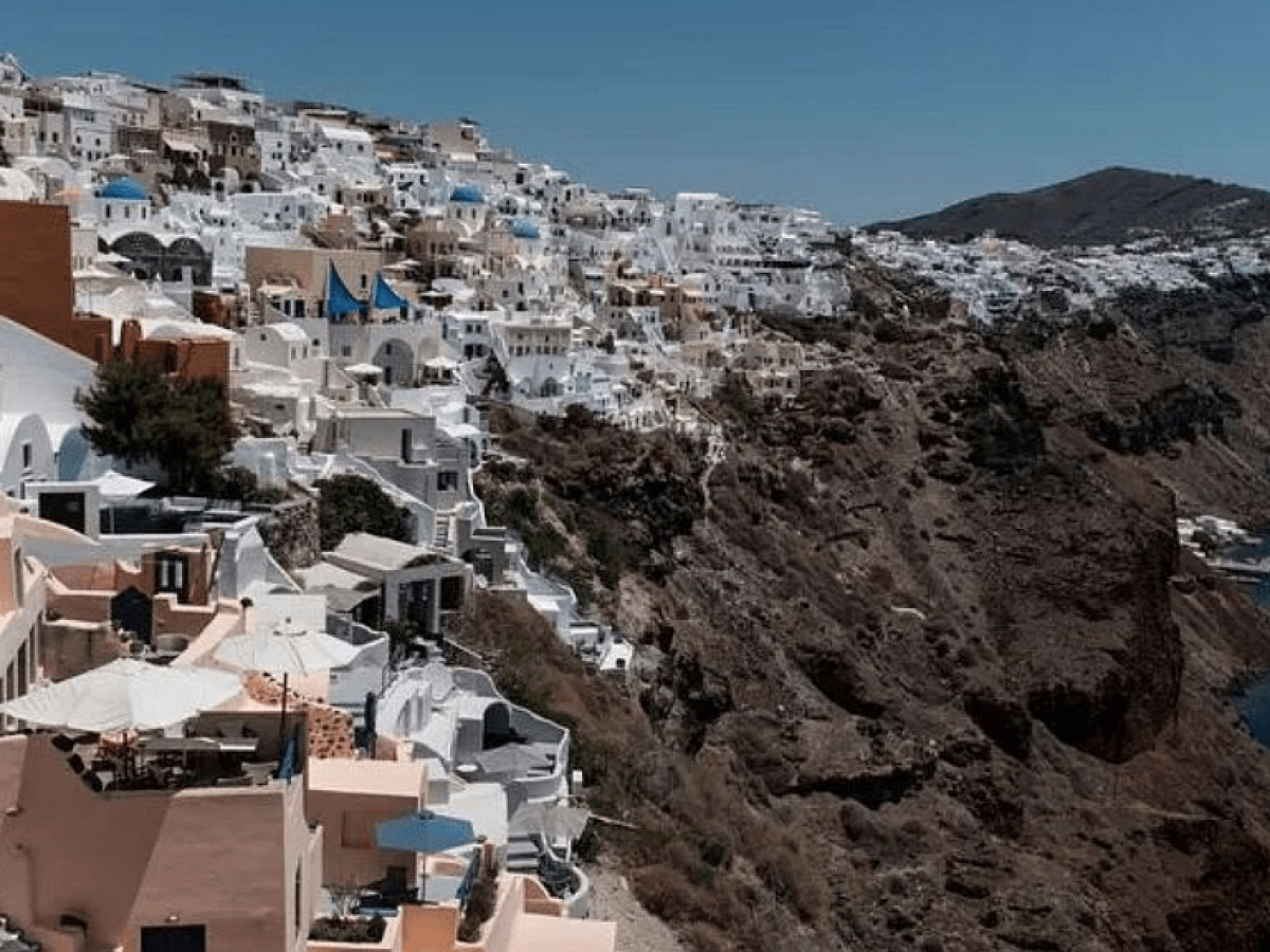 Κυκλάδες: Μείωση έως 30% στις τουριστικές κλίνες, αυστηρό πλαίσιο για Airbnb