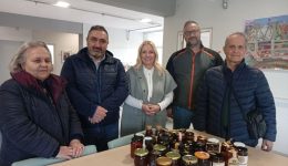 kinisi-allilengiis-apo-to-melissokomiko