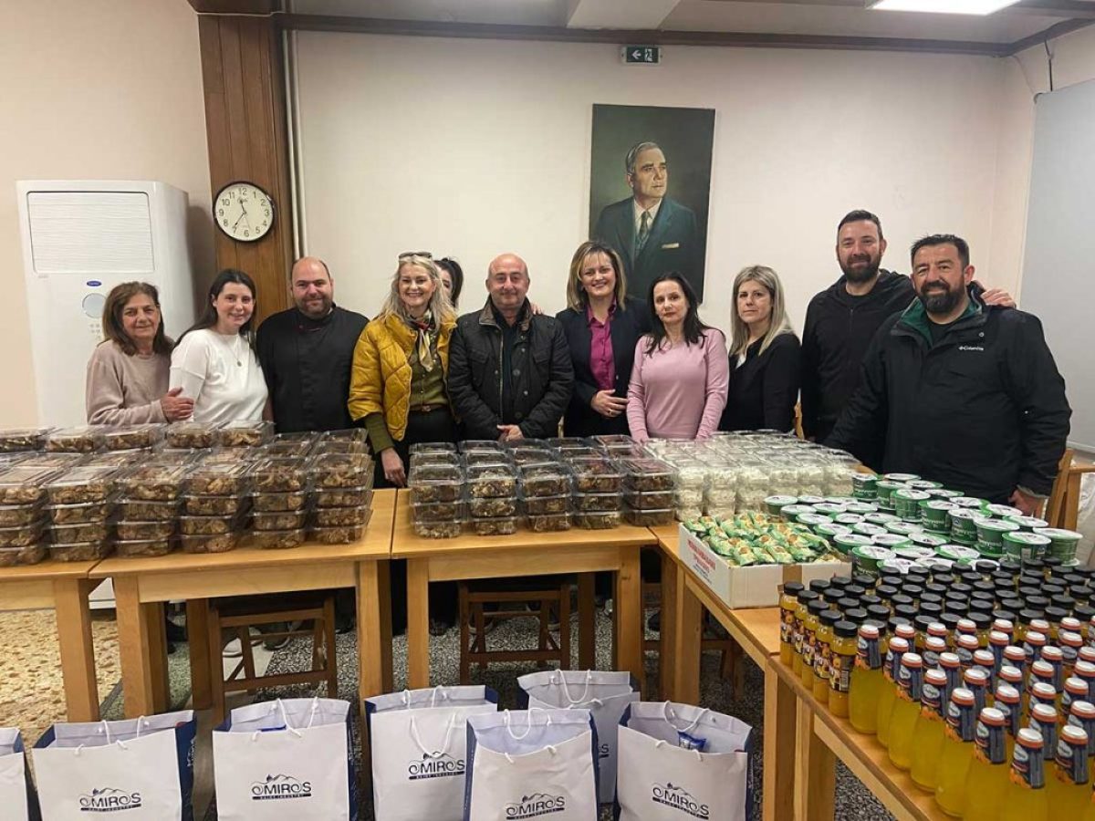 Κοινωνικό Εστιατόριο Τρικάλων: Πασχαλινή στήριξη σε 220 άτομα