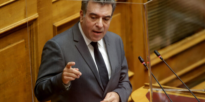 kinovouleftiki-paremvasi-tou-manou-konsola-3