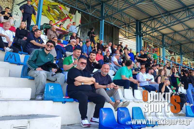 kipello-erasitechnon-dipla-ston-panthrakiko