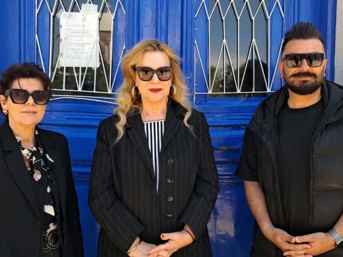 Κυριακή Πάσχα στην Κάλυμνο: Παραδοσιακοί χοροί και γλέντι στην κεντρική πλατεία από το Λύκειο Ελληνίδων (video)