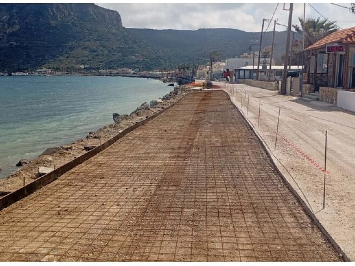 Κλειστός αύριο έως το μεσημέρι ο παραλιακός δρόμος Κεφάλου λόγω εργασιών σκυροδέτησης οδοστρώματος