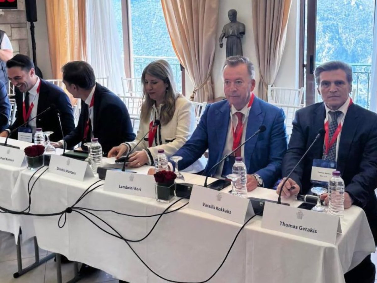 Κόκκαλης από το Οικονομικό Φόρουμ Δελφών: Πολιτική σταθερότητα με κοινωνικό πρόσημο και αλλαγή μοντέλου ανάπτυξης