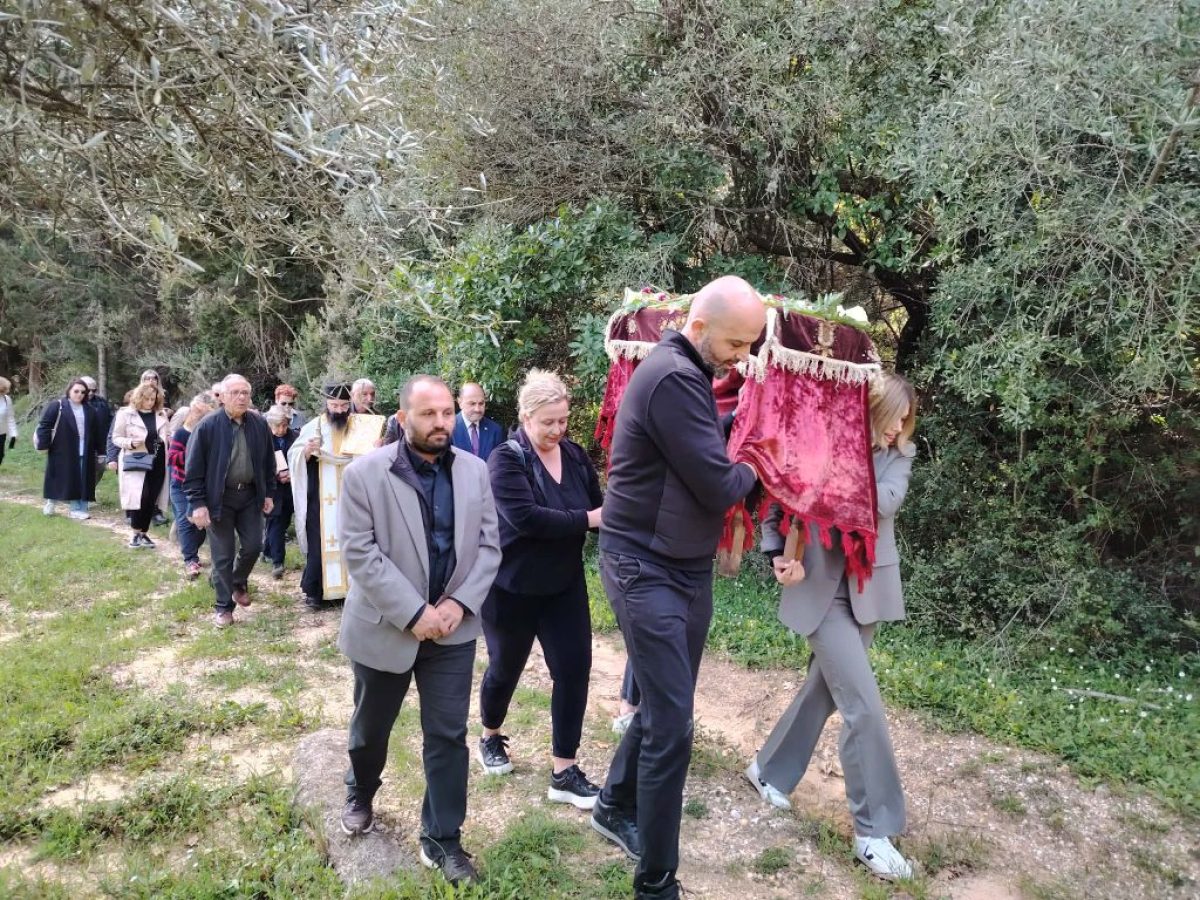 Κόκκινη Εκκλησιά: Μετά από 100 χρόνια η Ακολουθία του Επιταφίου!