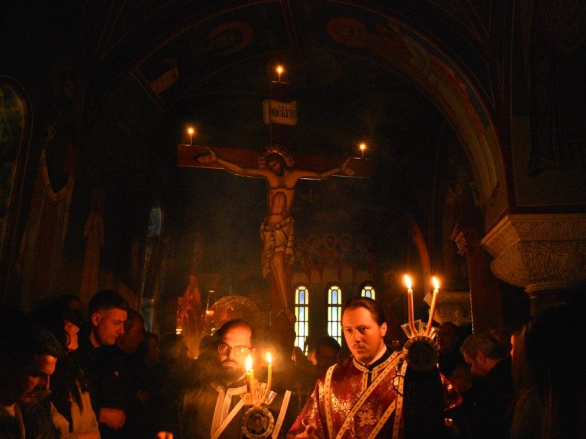 Κομοτηνή: Η κατανυκτική Ακολουθία των Αγίων Παθών υπό τον Μητροπολίτη Μαρωνείας κ.κ. Παντελεήμονα