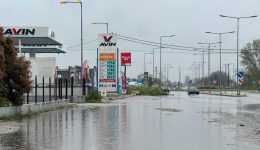 komvos-karditsis-vouliazis-sto-nero-1