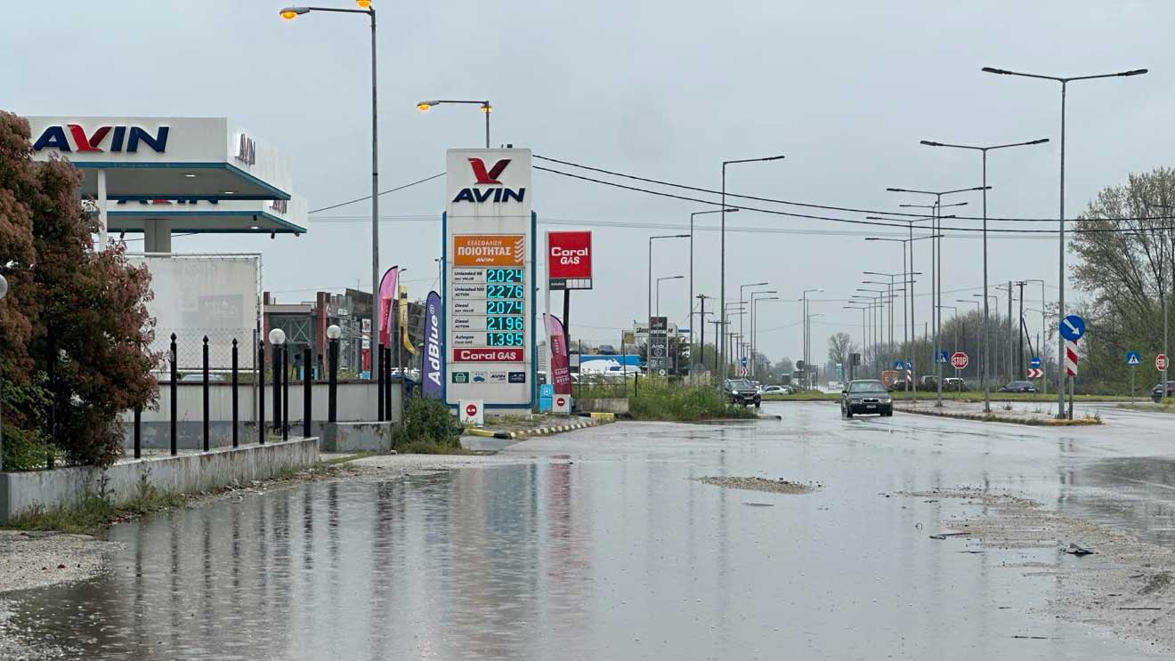 komvos-karditsis-vouliazis-sto-nero-1