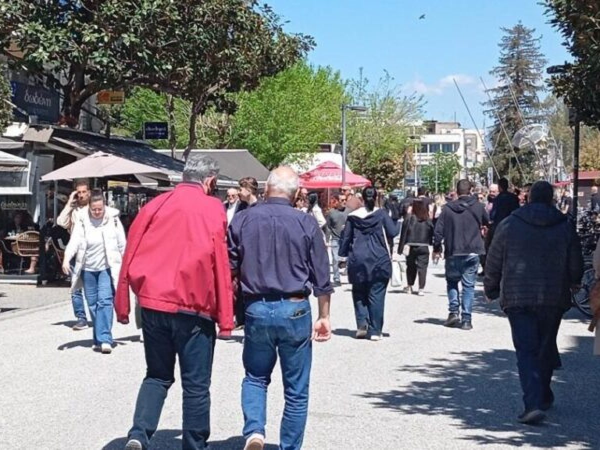 Κοσμοπλημμύρα στο κέντρο των Τρικάλων