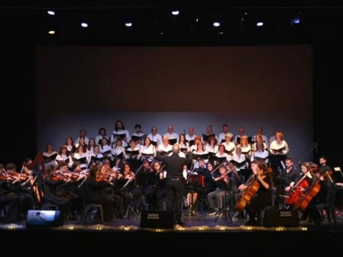 Κοζάνη: Συγκίνησε το έργο «Μετάβαση» στην Αίθουσα Τέχνης – Μια δραματουργική πορεία στα Πάθη και στο εγκώμιο «Αἱ γενεαὶ πᾶσαι»(Βίντεο)