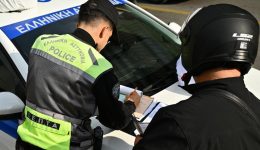 kriti-baraz-elegchon-stous-dromous-1