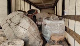 kriti-famprika-me-klemmena-pitharia