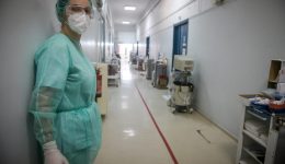 kriti-foularan-i-klinikes-sta