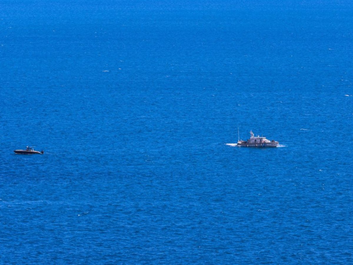 Κρήτη: Στη φυλακή οι δύο φερόμενοι ως διακινητές που κατηγορούνται ότι πέταξαν 22 νεκρούς μετανάστες στη θάλασσα