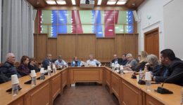 kriti-stin-teliki-efthia-i