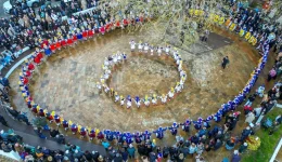 lazarines-eanis-2026-me-lamprotita