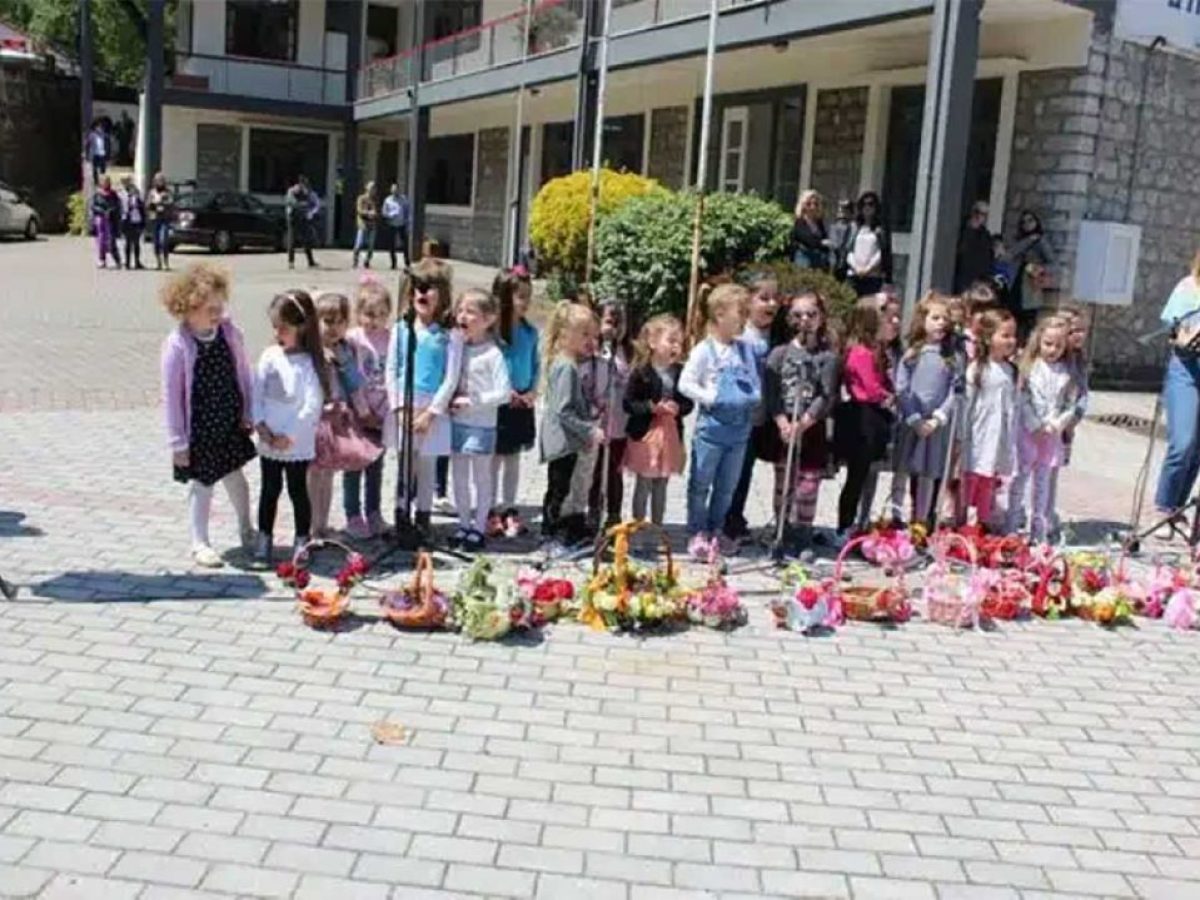 Λαζαρίνες στην Πύλη την Παρασκευή