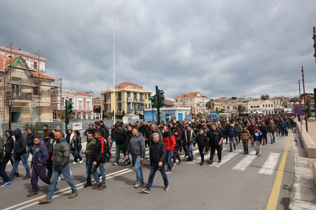 lesvos-se-asfixia.-otan-i-3