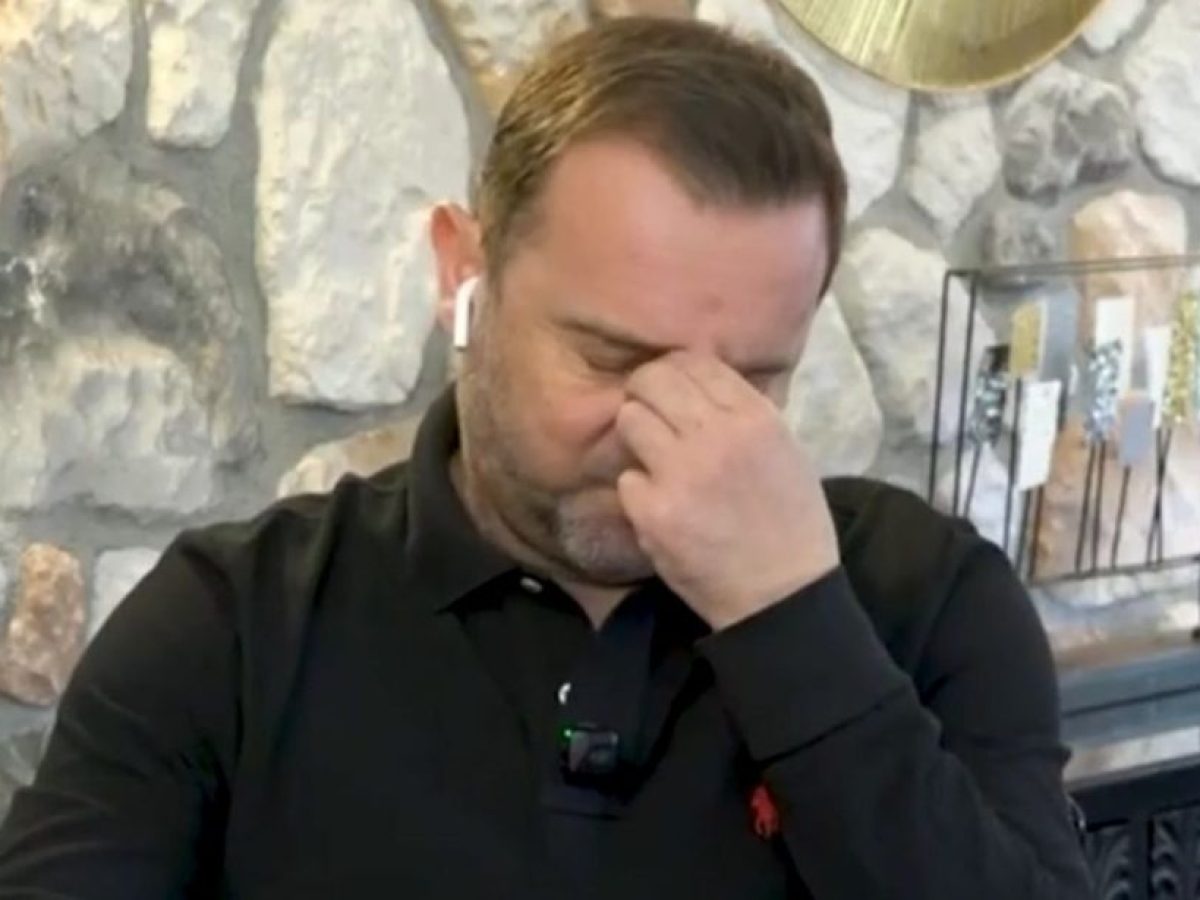 «Λύγισε» ο Νίκος Πλακιάς για τα κορίτσια του: «Πάντα αυτές οι θέσεις στο τραπέζι θα είναι αδειανές»