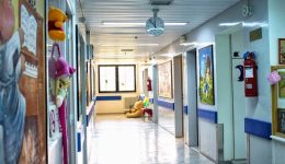limnos-episkepsi-pedopsichiatrou-sto-nosokomio