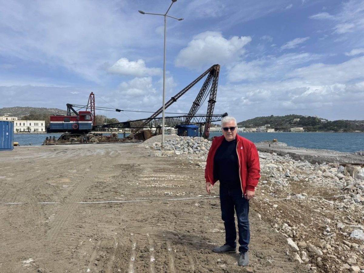 ΛΙΜΑΝΙ ΛΑΚΚΙΟΥ ΑΝΕΣΤΗ – 13 ΧΡΟΝΙΑ ΜΕΤΑ, Η ΛΕΡΟΣ ΞΑΝΑΒΡΙΣΚΕΙ ΤΗΝ ΠΝΟΗ ΤΗΣ