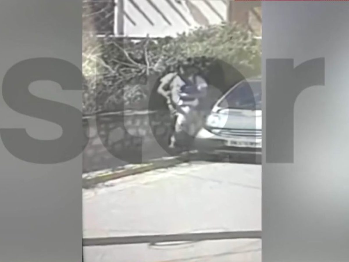 Ληστεία στα ΕΛΤΑ Μαραθώνα: Αυτός είναι ο δράστης – Φωτογραφίες-ντοκουμέντο