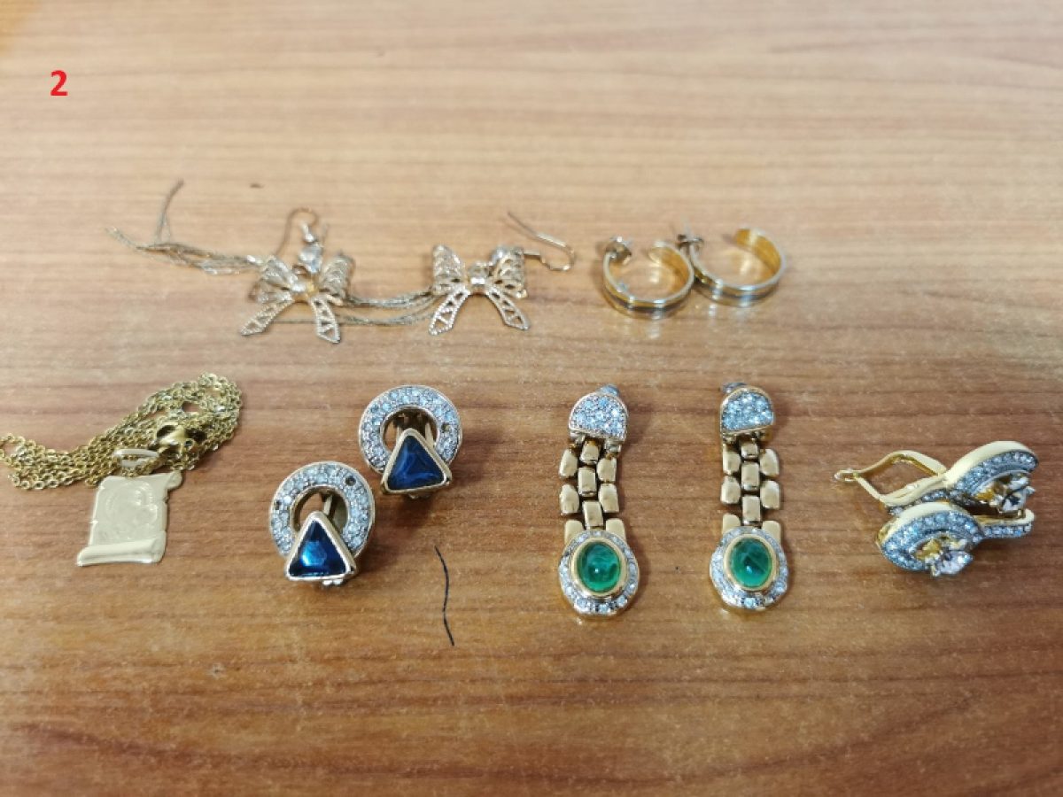 Ληστεία στη Θήβα: Κουκουλοφόροι εισέβαλαν σε σπίτι και άρπαξαν χρήματα και κοσμήματα αξίας άνω των 150.000 ευρώ