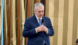 m.charakopoulos-chreos-mas-na-stirizoume