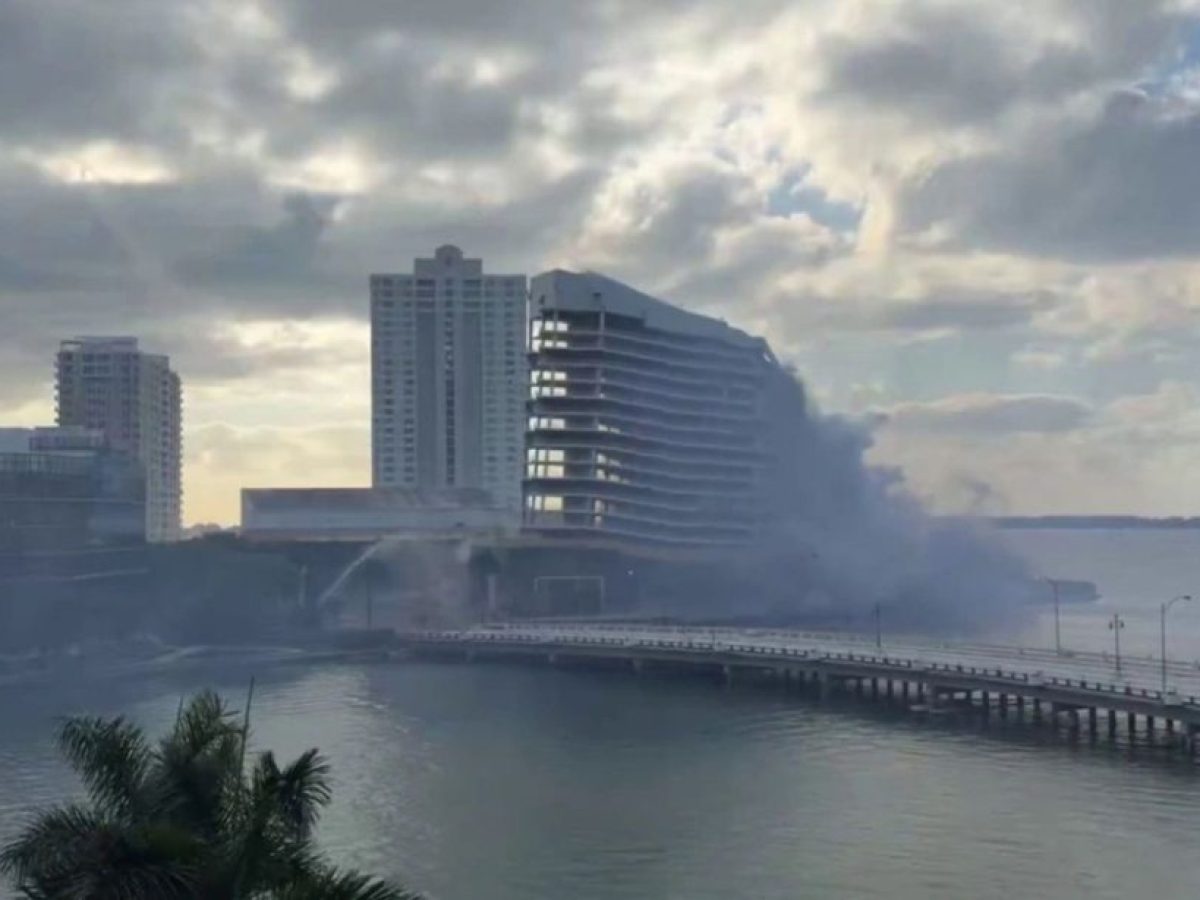 Μαϊάμι: Κατεδάφισαν ξενοδοχείο 23 ορόφων μέσα 20 δευτερόλεπτα – Εντυπωσιακό βίντεο