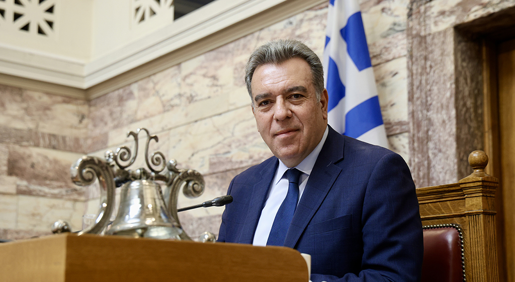 manos-konsolas-nea-programmata-chrimatodotisis-1