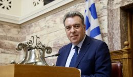 manos-konsolas-nea-programmata-chrimatodotisis