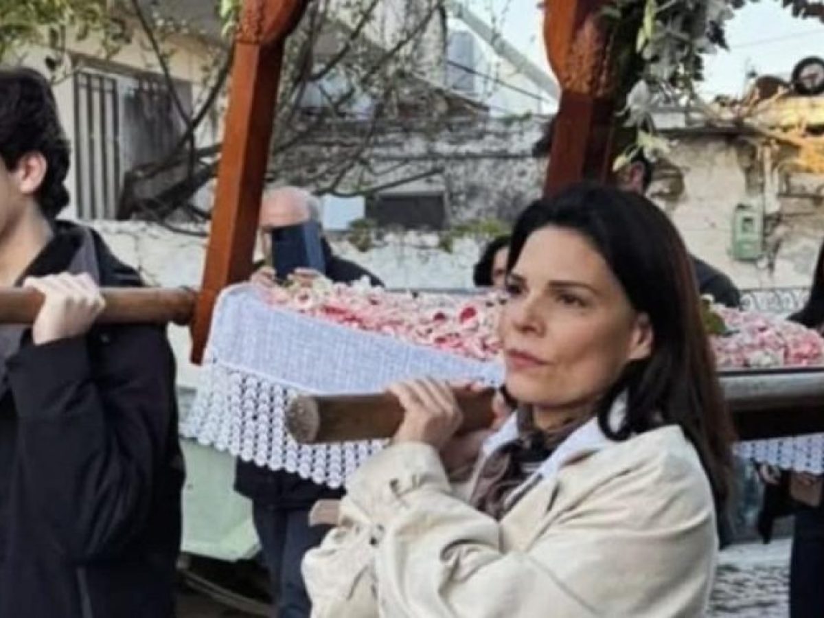 &Mu;&alpha;&rho;ί&nu;&alpha; &Alpha;&sigma;&lambda;ά&nu;&omicron;&gamma;&lambda;&omicron;&upsilon;: &Pi;ά&sigma;&chi;&alpha; &sigma;&tau;&eta;&nu; &Kappa;&rho;ή&tau;&eta;