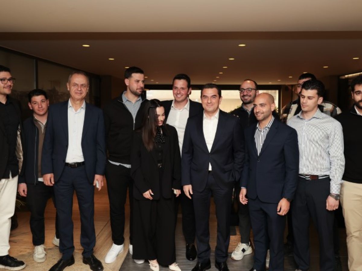 Μαζική συμμετοχή στην περιοδεία του Κώστα Σκρέκα στο Ηράκλειο