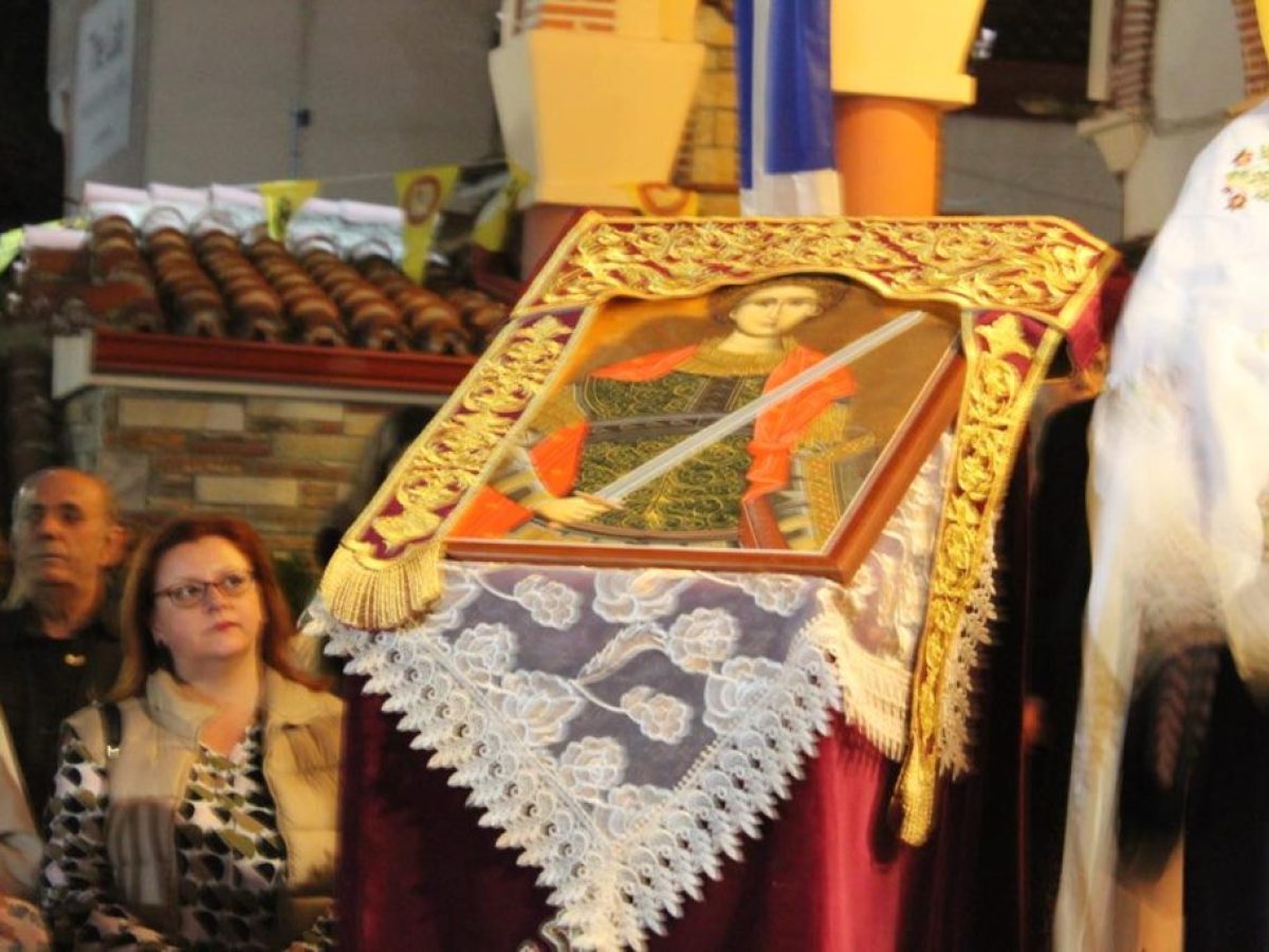 Με άλογα η περιφορά της εικόνας του Αγίου Γεωργίου στους Γόννους